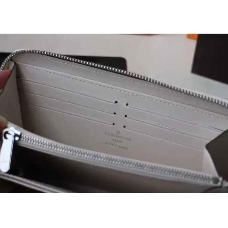 Fashionrepsfam ru LV 19B570229 Bags 0501